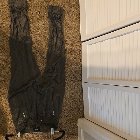 PAIGE Olive Green Jogger Pants | Gold Zipper Detail | Size Small - Picture 2 of 4